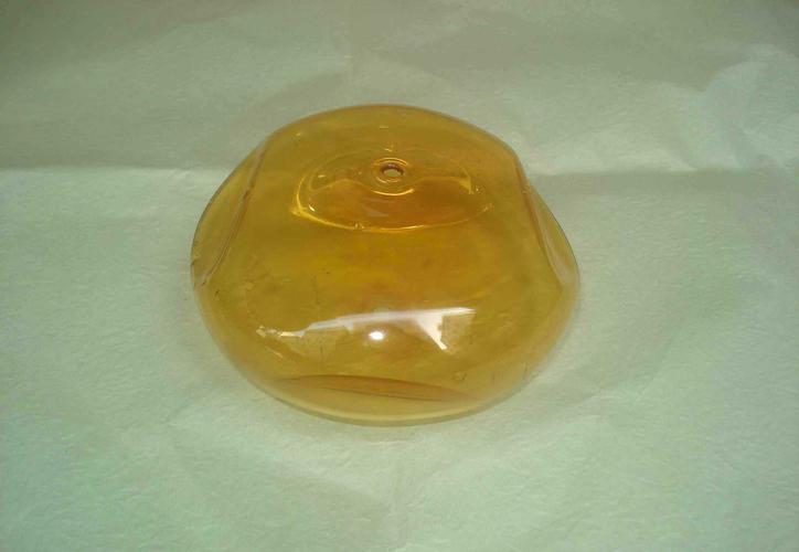 郑时华提供的吹制空心高硼硅玻璃球产品,图片仅供